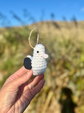 Load image into Gallery viewer, Megumi Crochet Bird
